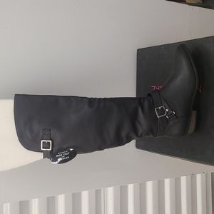 Material Girl Black low heel Boots